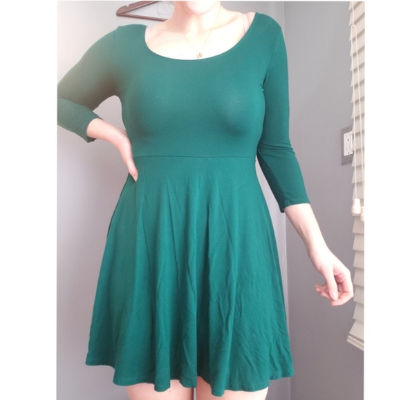 Forever21 Emerald green dress - Picture 1 of 3
